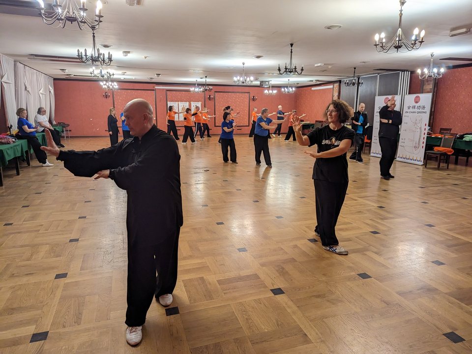 Trening Bagua Zhang – ćwiczący podczas wspólnej praktyki